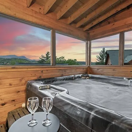 Cozy Cabin In The Smokies!!! Fully Furnished And Complete With Community Indoor And Outdoor Pools And Spas, Game And Fitness Rooms As Well As A Private Hot Tub